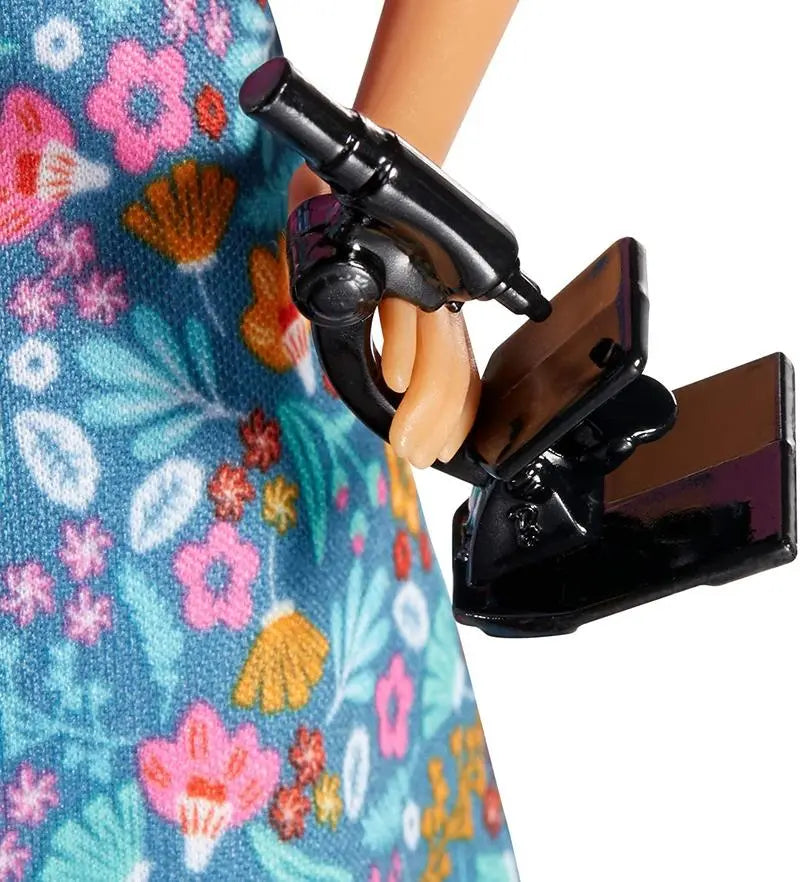 Barbie GJC23 Teacher Doll