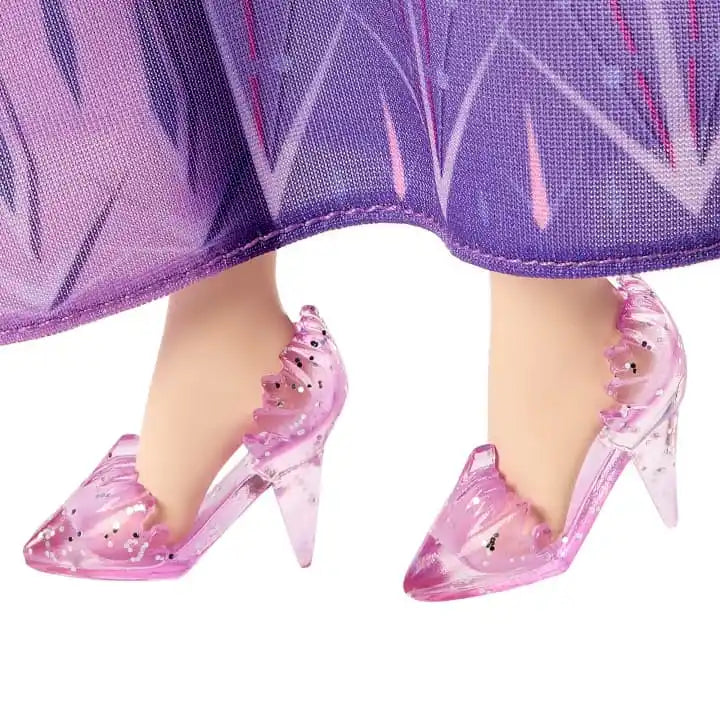 Disney Frozen HLW67 Toys, Elsa Fashion Doll and Olaf Figure