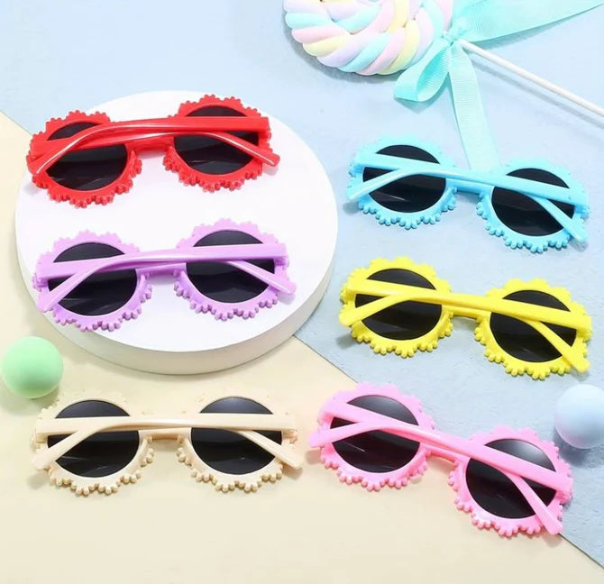 Kid's Trendy Flower Round Frame Sunglass (Random)