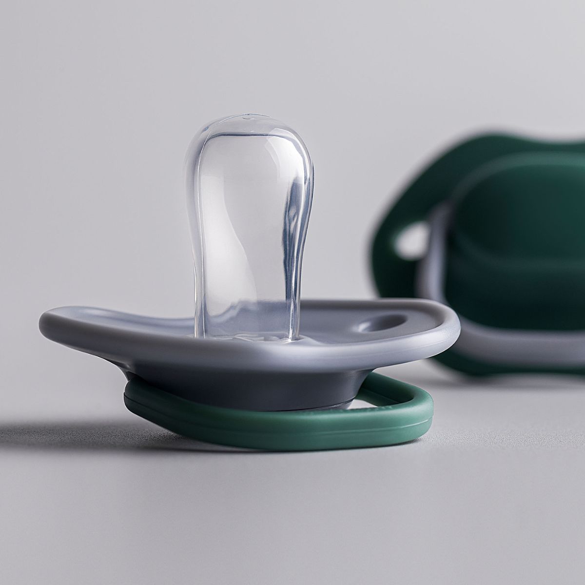 Tommee Tippee Moda Soothers (6-18 Months) Green- 2Pcs